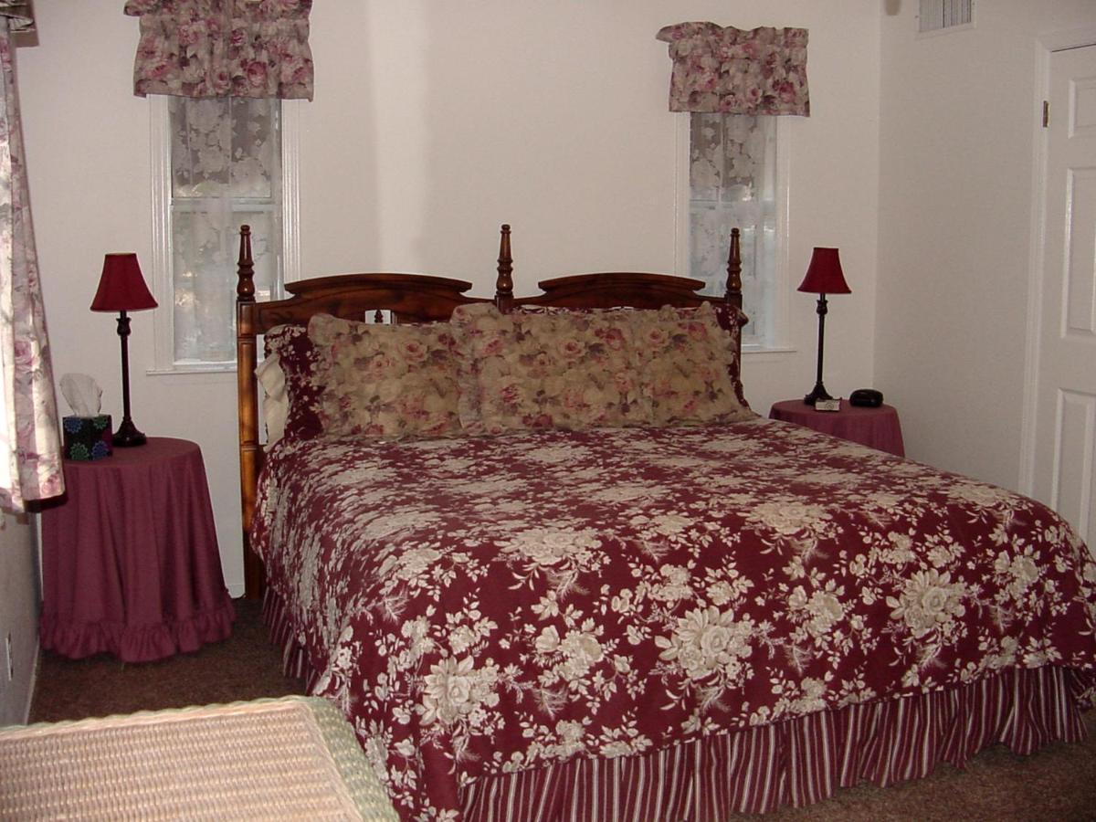 Apple Blossom Inn Yosemite Ahwahnee Room photo